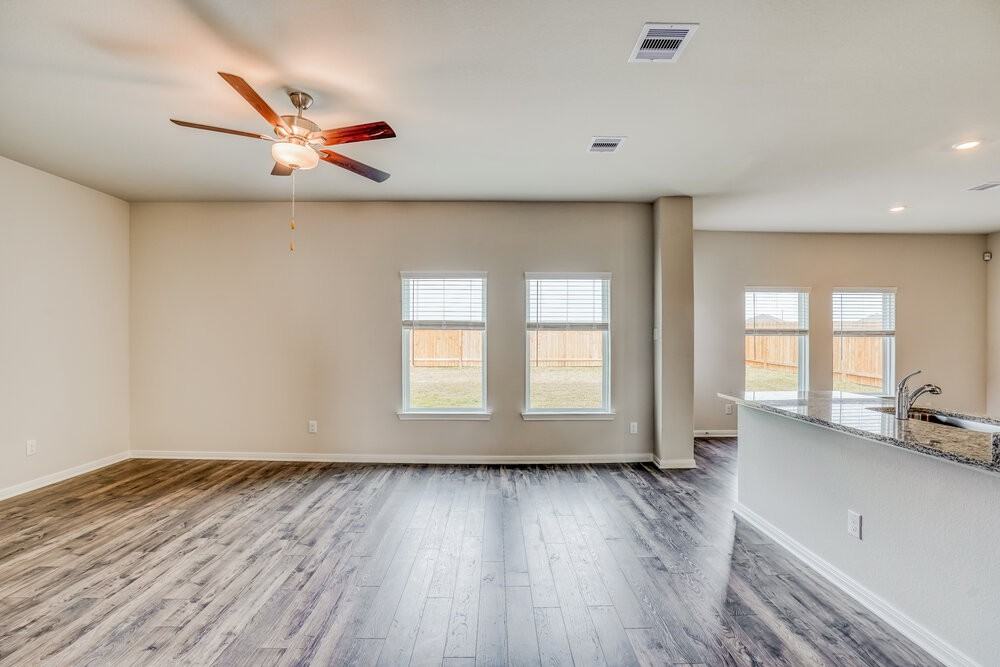 400 Lynn Lotus Dr - Photo 5 of 17