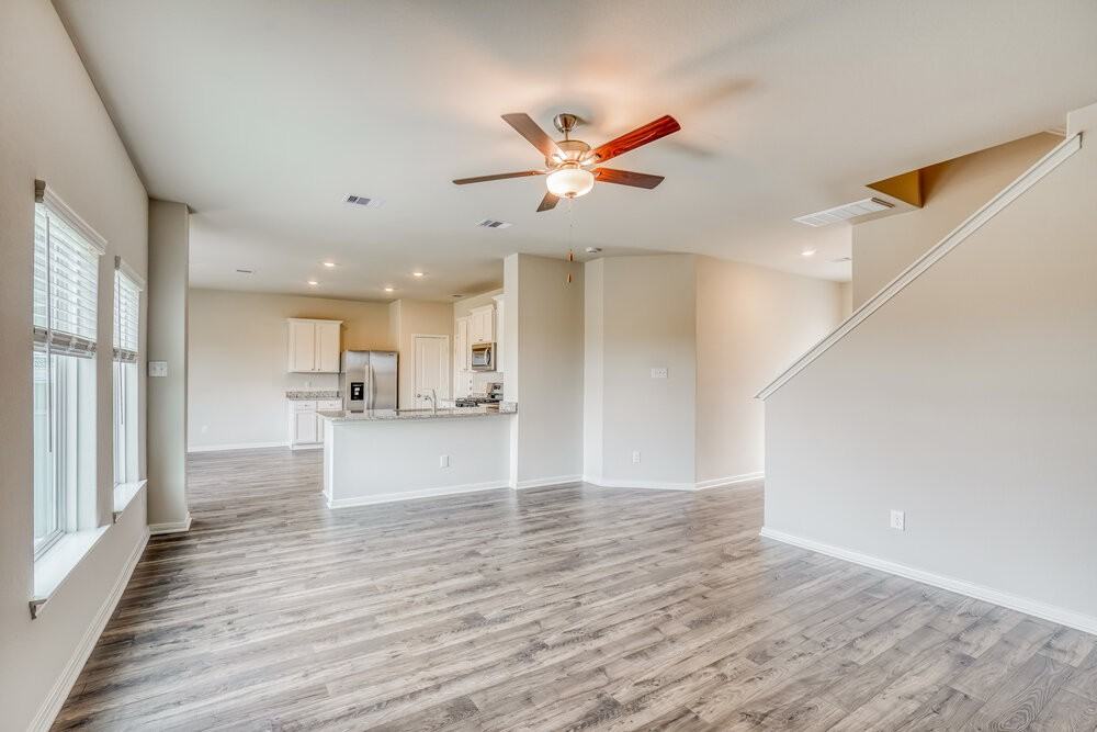 400 Lynn Lotus Dr - Photo 6 of 17