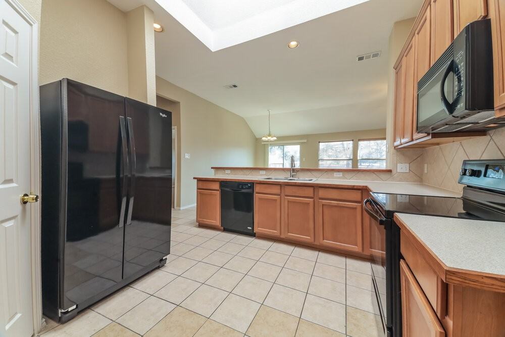 3704 Saint Johns Dr - Photo 7 of 16