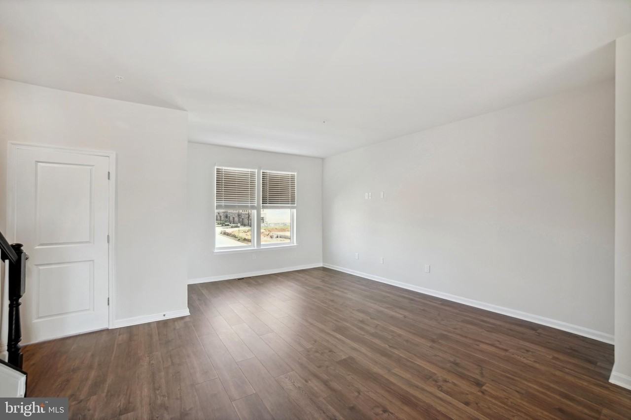 738 Compass Way - Photo 4 of 30