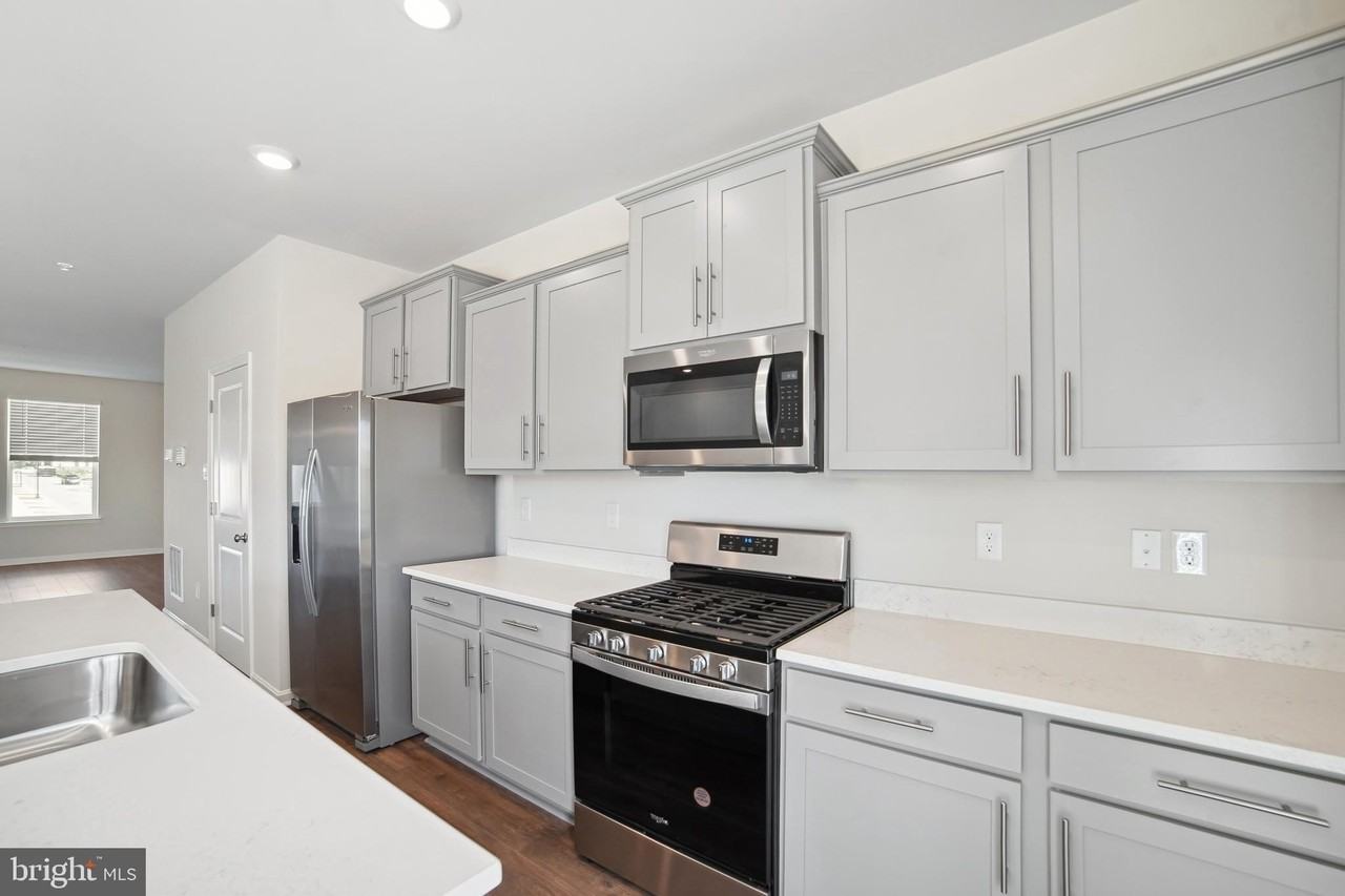 738 Compass Way - Photo 5 of 30