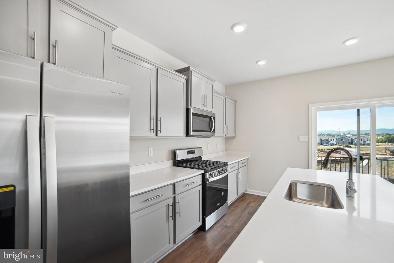 738 Compass Way - Photo 6 of 30