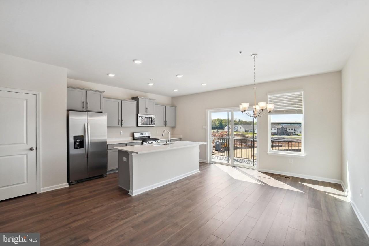 738 Compass Way - Photo 7 of 30