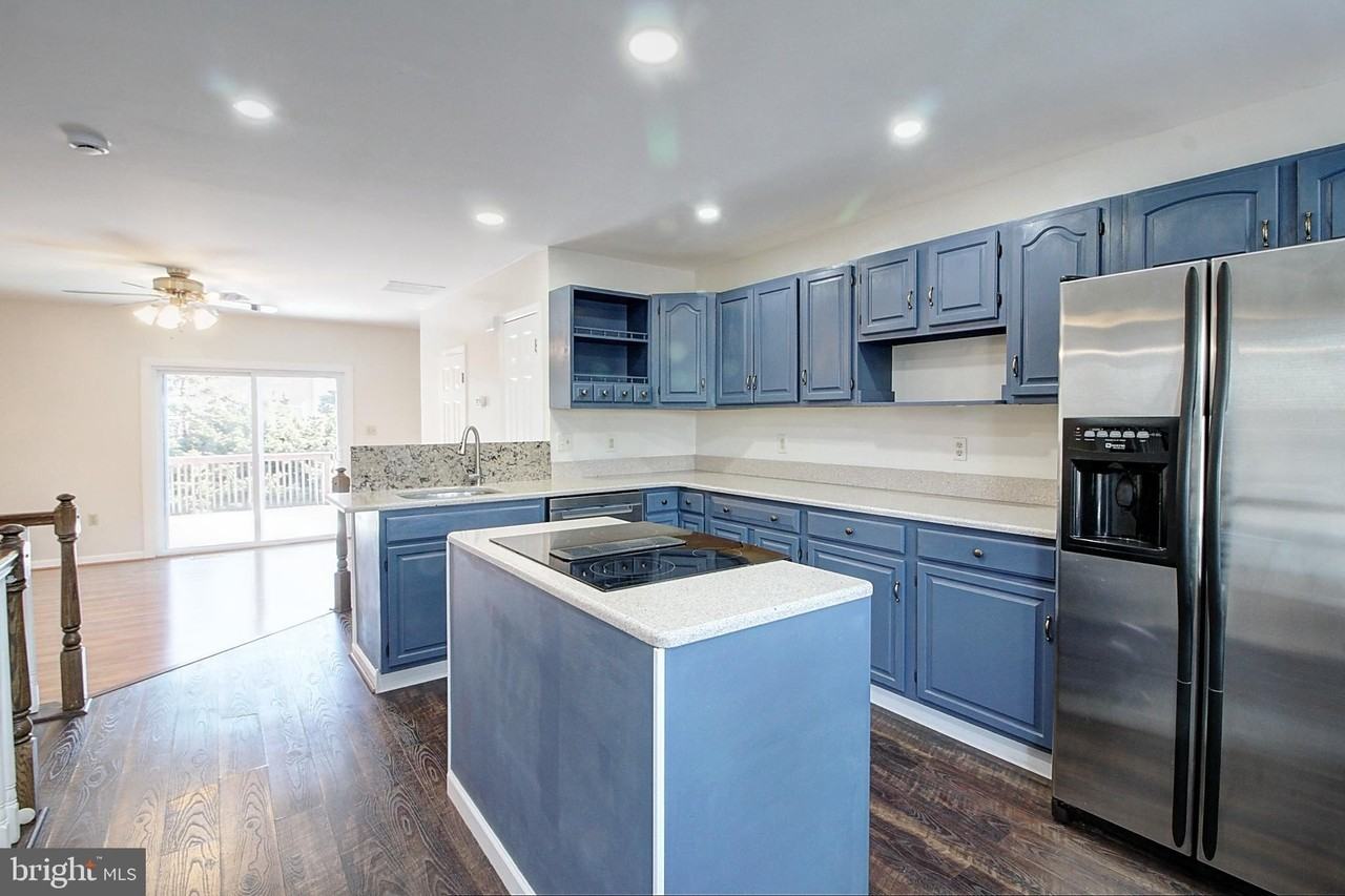 42 Victoria Sq - Photo 3 of 21