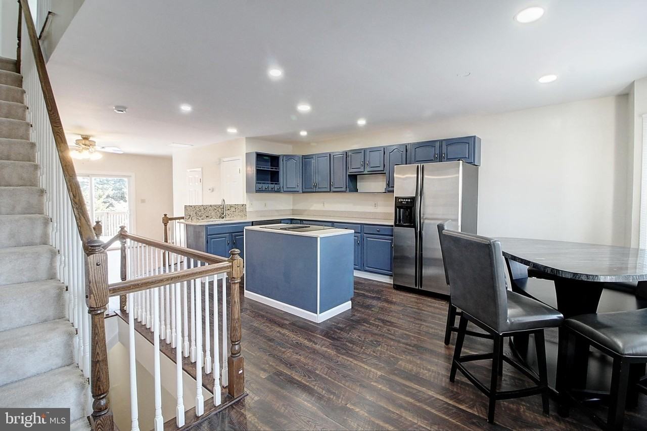 42 Victoria Sq - Photo 4 of 21