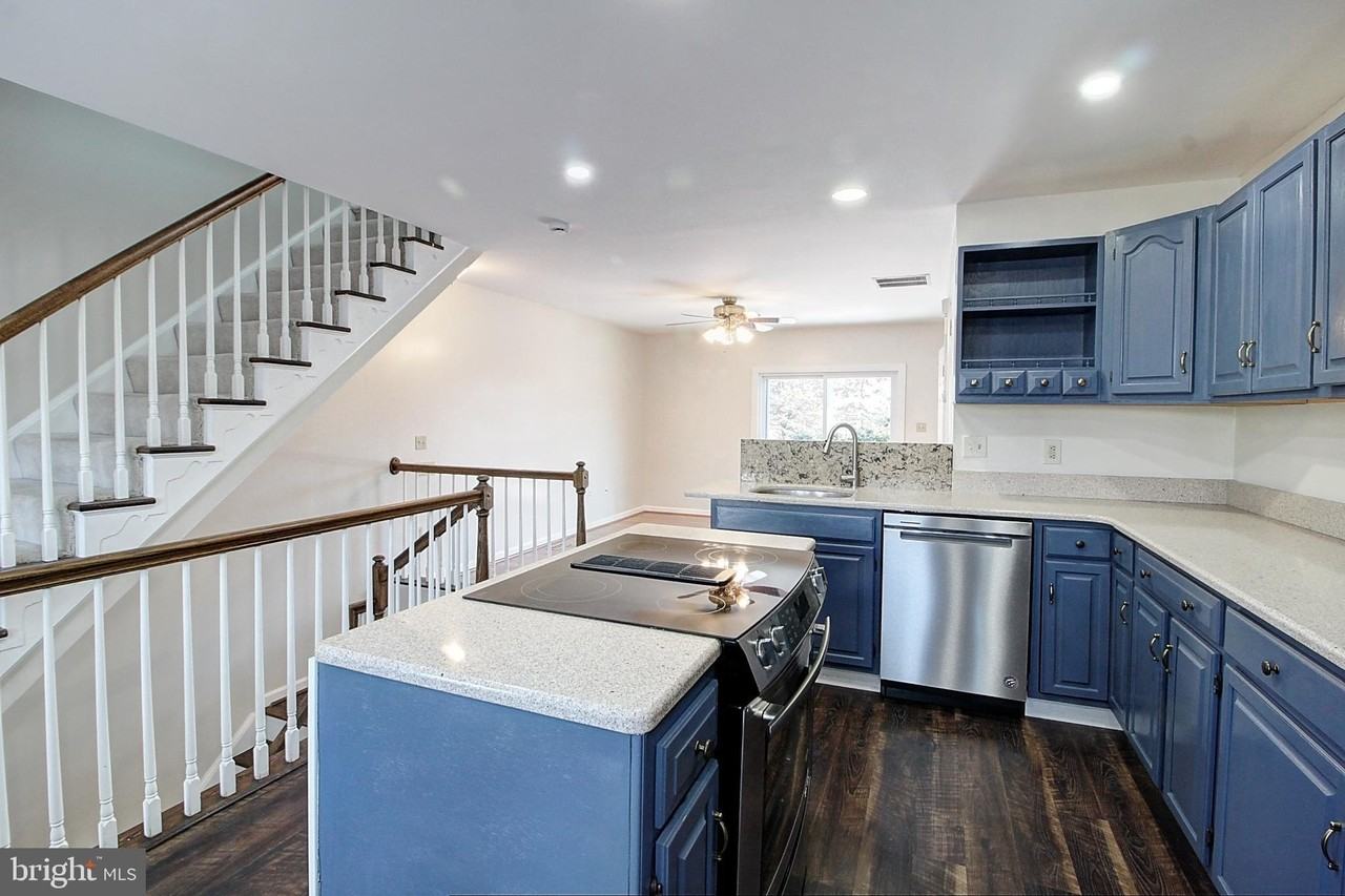 42 Victoria Sq - Photo 5 of 21