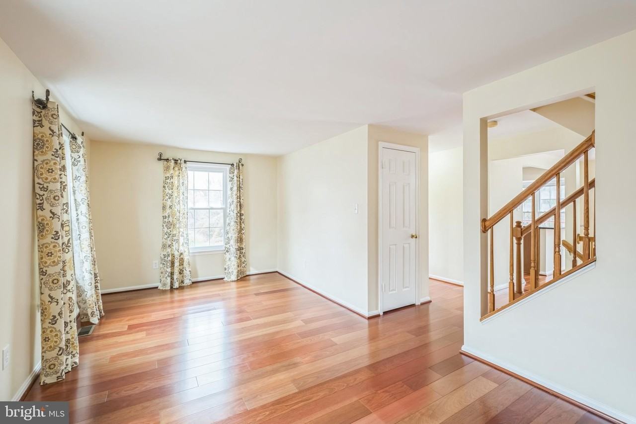 10515 Smithy Ct - Photo 4 of 22