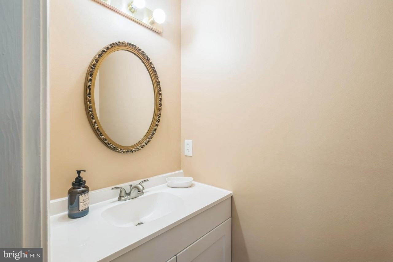 10515 Smithy Ct - Photo 6 of 22