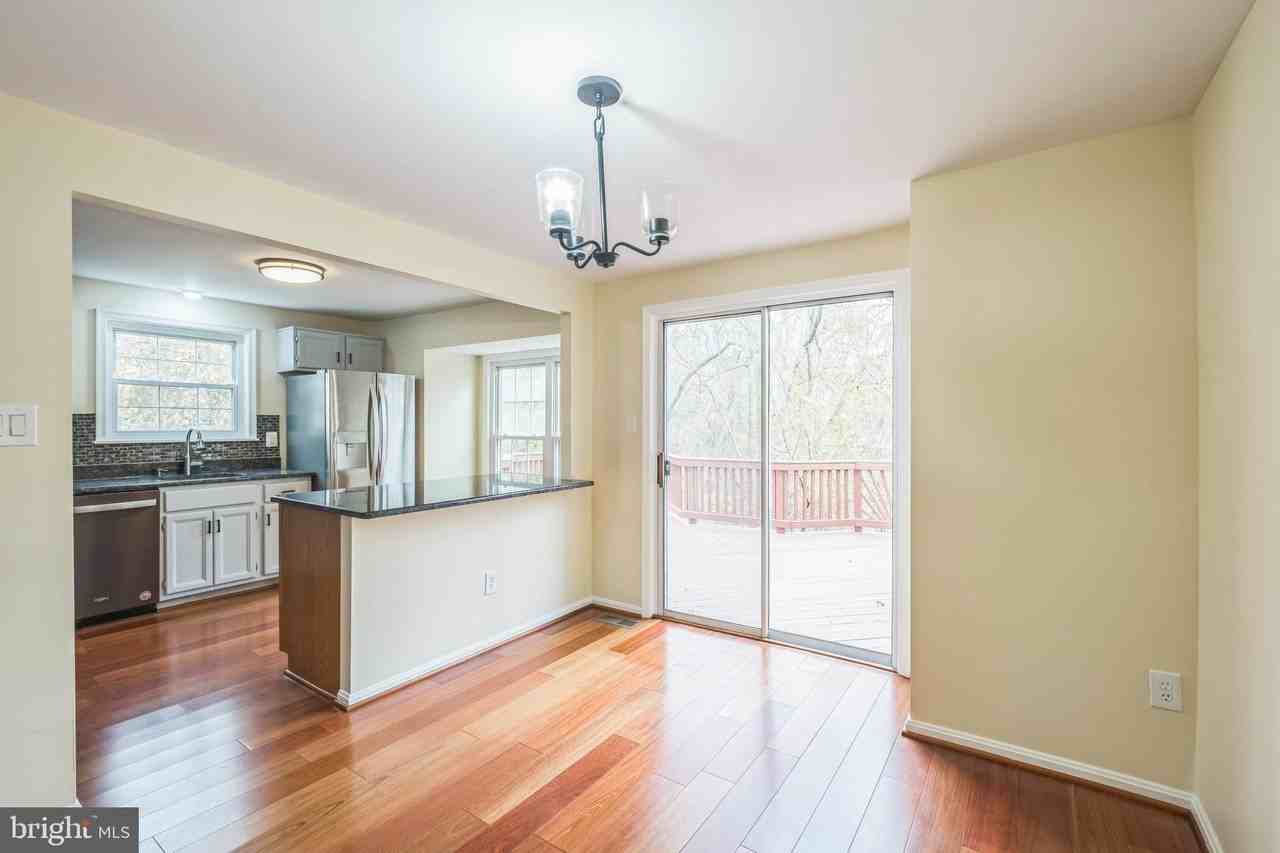 10515 Smithy Ct - Photo 7 of 22