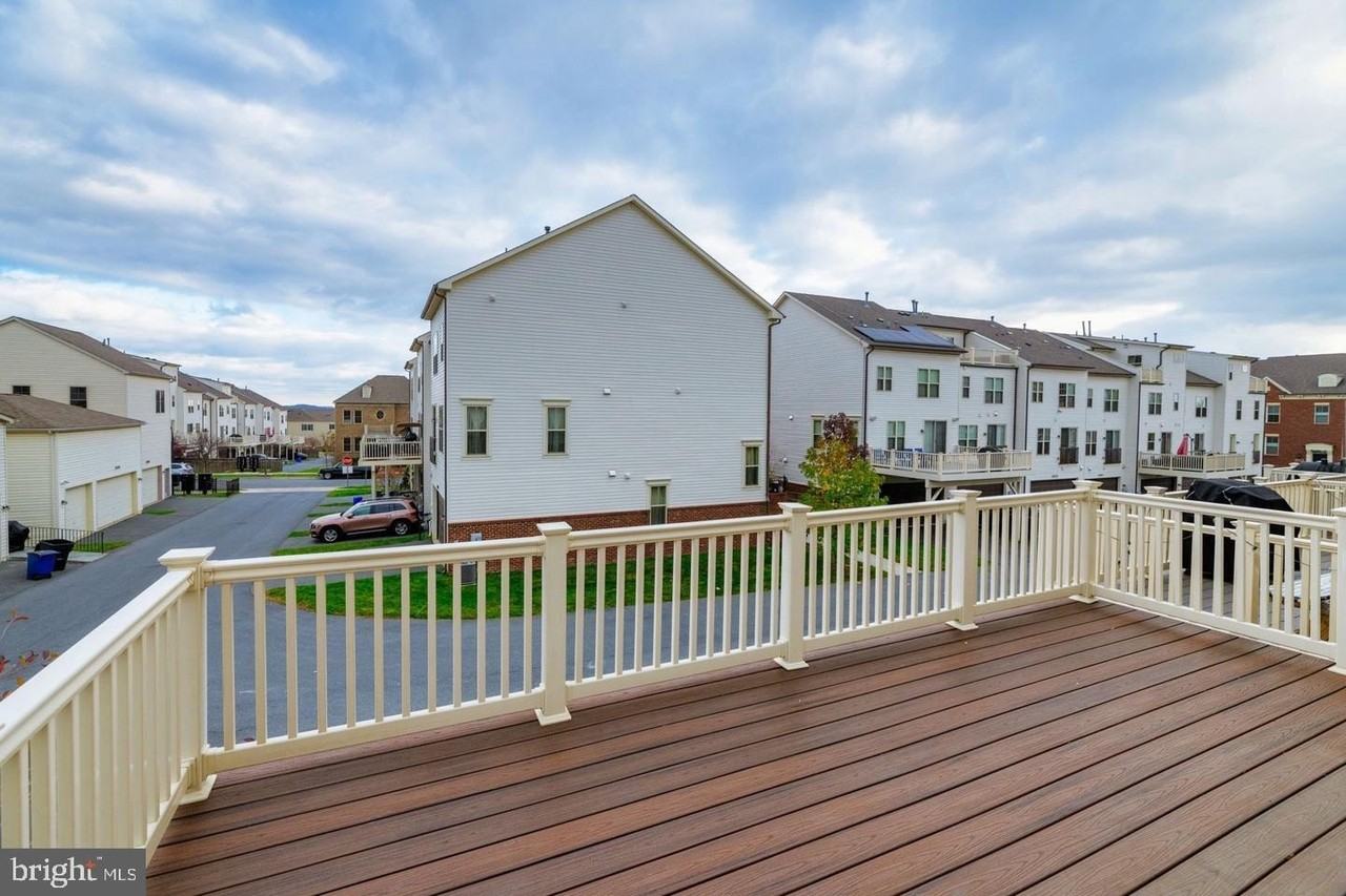 22559 Clarksburg Rd - Photo 3 of 40