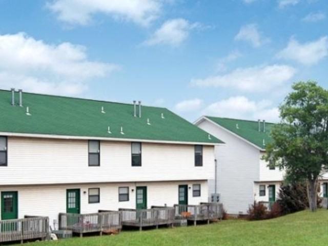 Fairfield Village Apartments - Photo 2 of 6