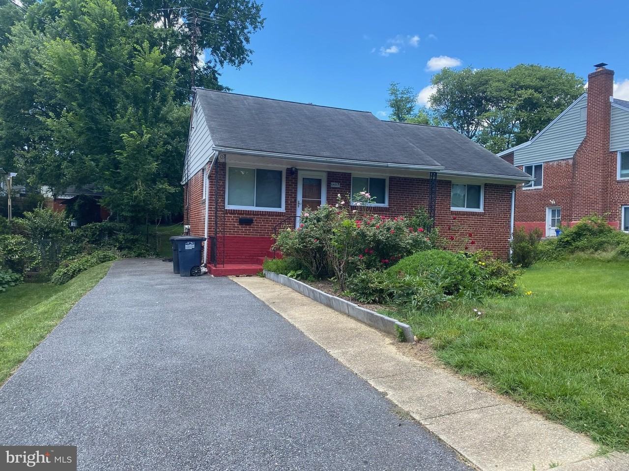 1423 Ruatan St - Photo 2 of 20