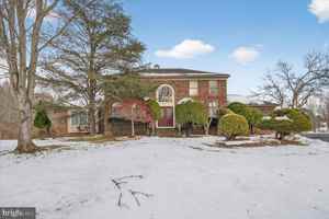 featured image of 7 Redwood Ct