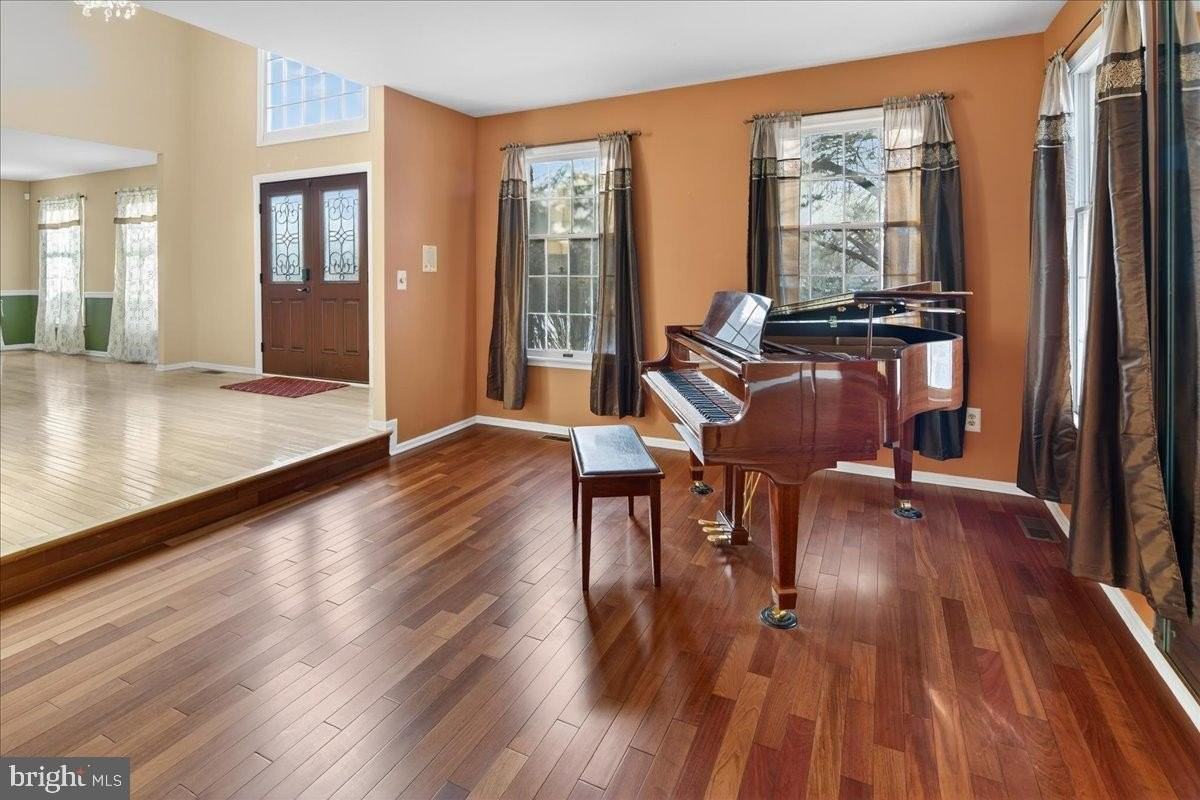 7 Redwood Ct - Photo 5 of 50