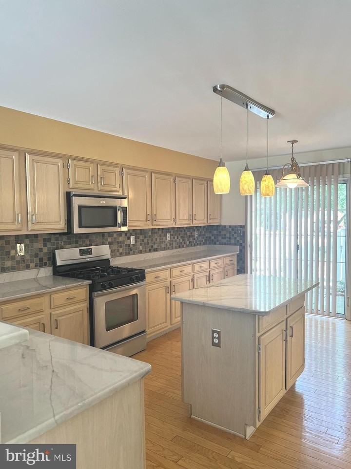 301 Deer Run Ct - Photo 4 of 22