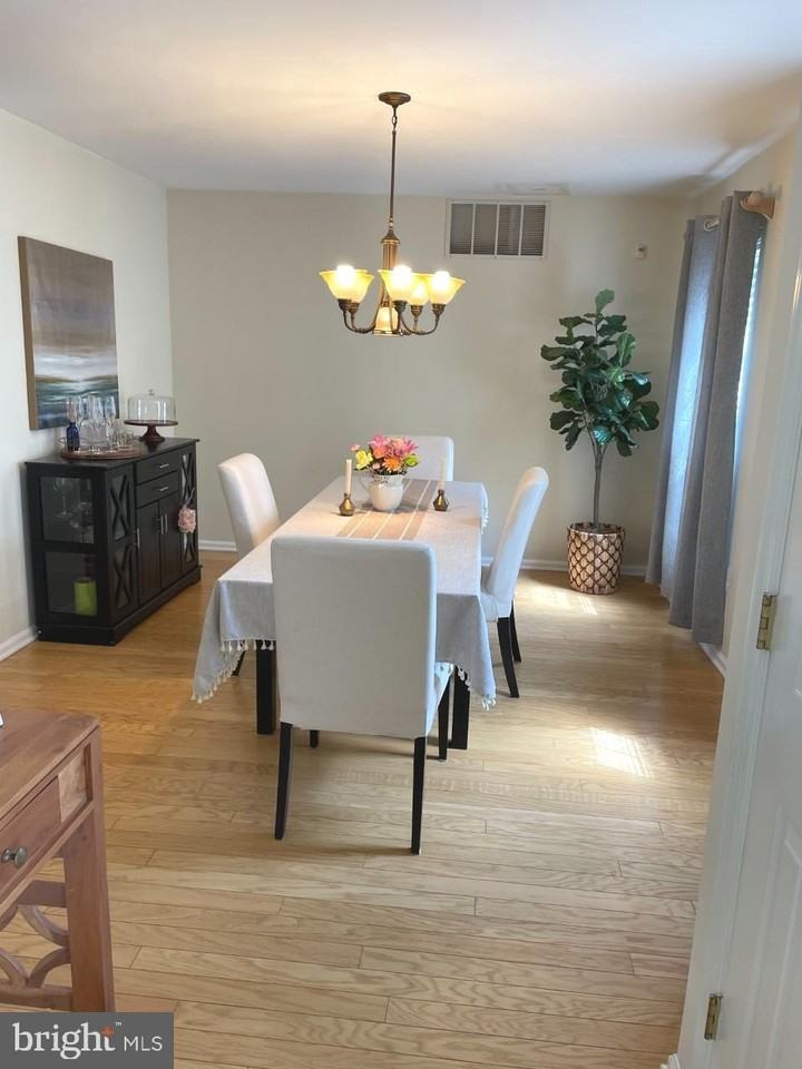 301 Deer Run Ct - Photo 5 of 22