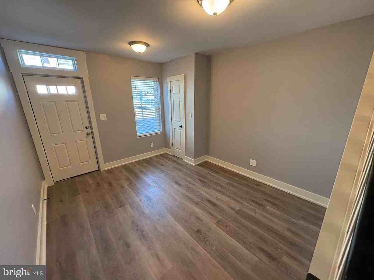 1224 Green St - Photo 5 of 21