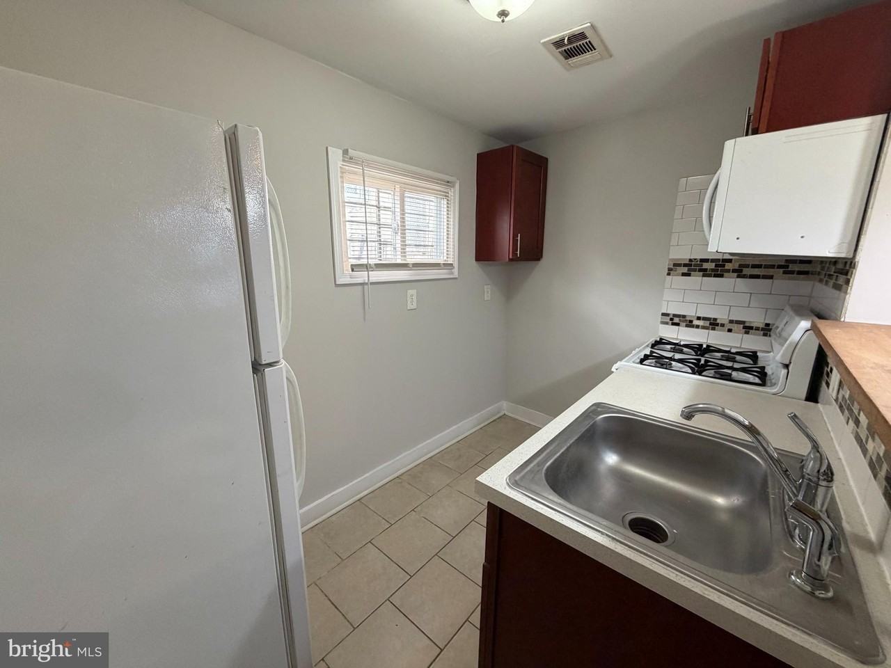 2015 Fernon St - Photo 7 of 24