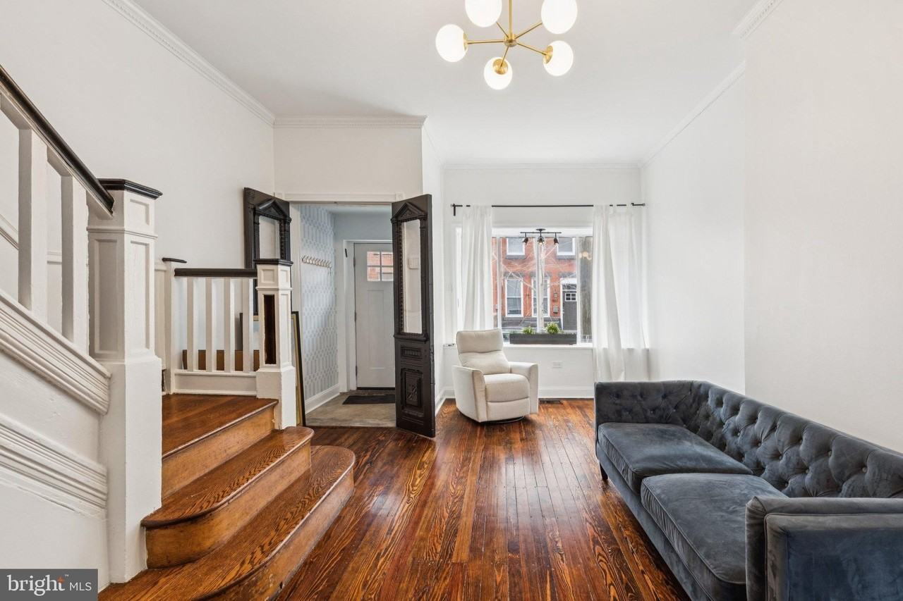 850 E Thompson St - Photo 3 of 38