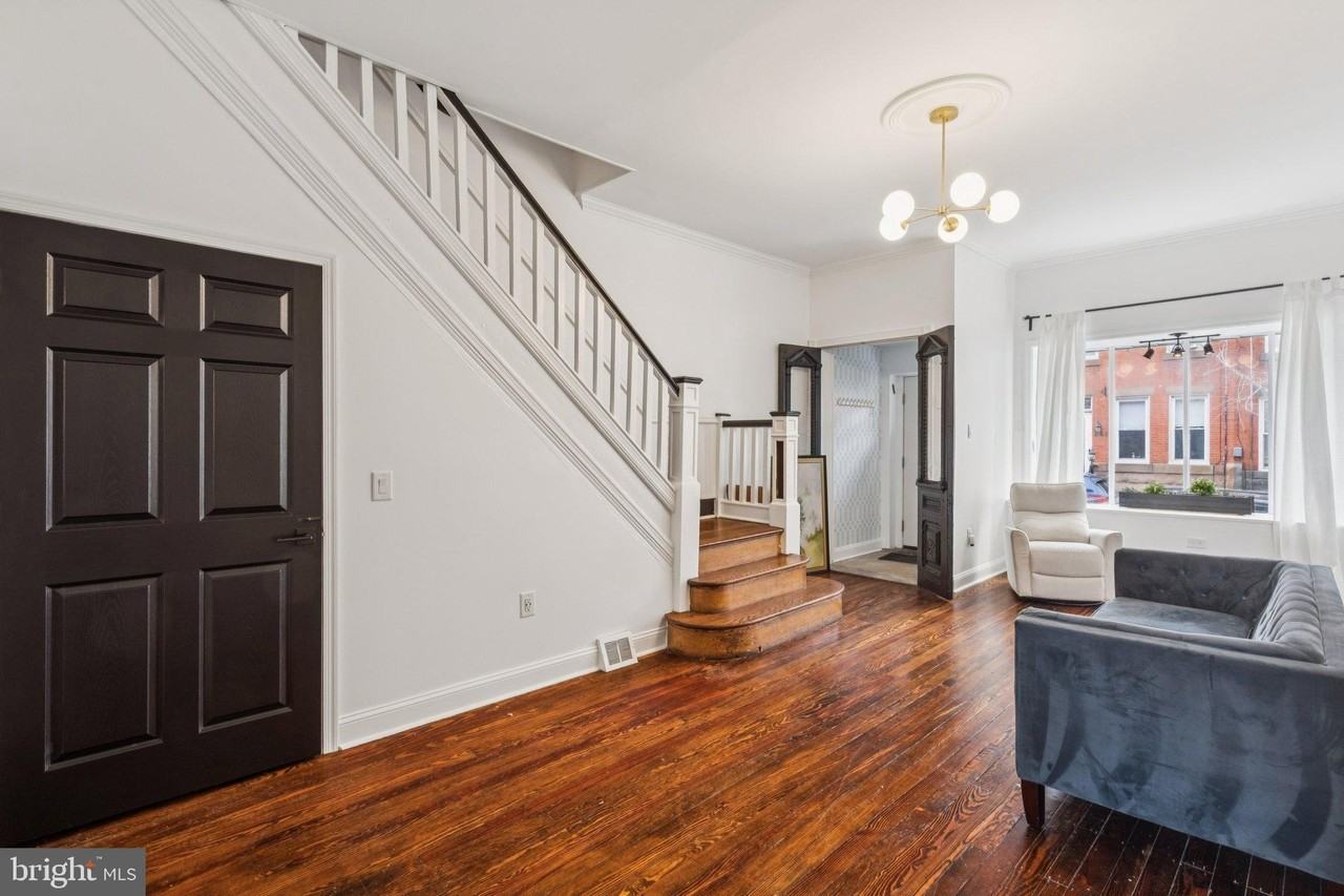 850 E Thompson St - Photo 5 of 38