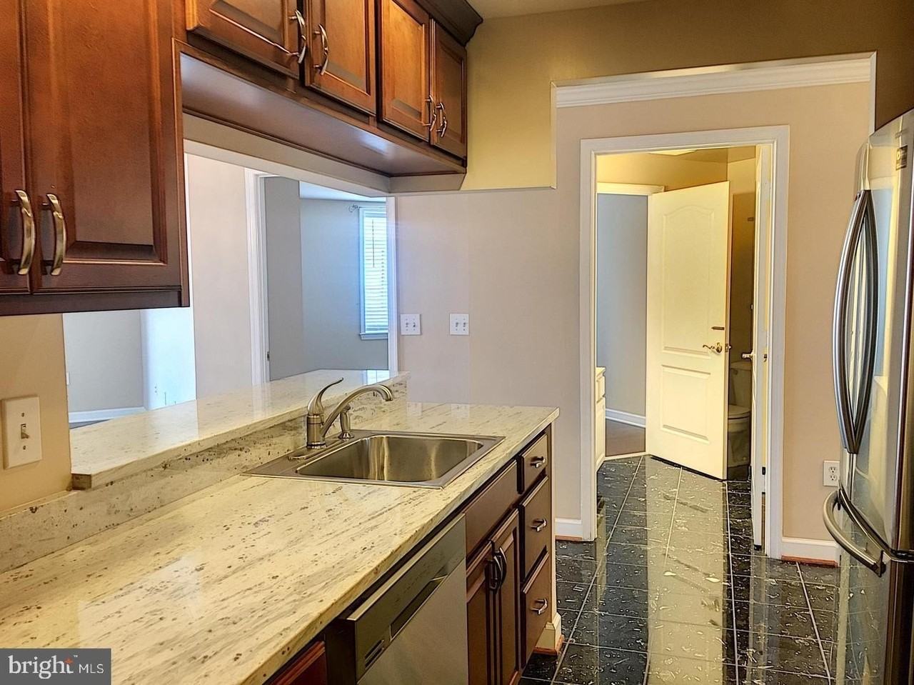 901 N Monroe St Apt 1315 #1315 - Photo 3 of 7