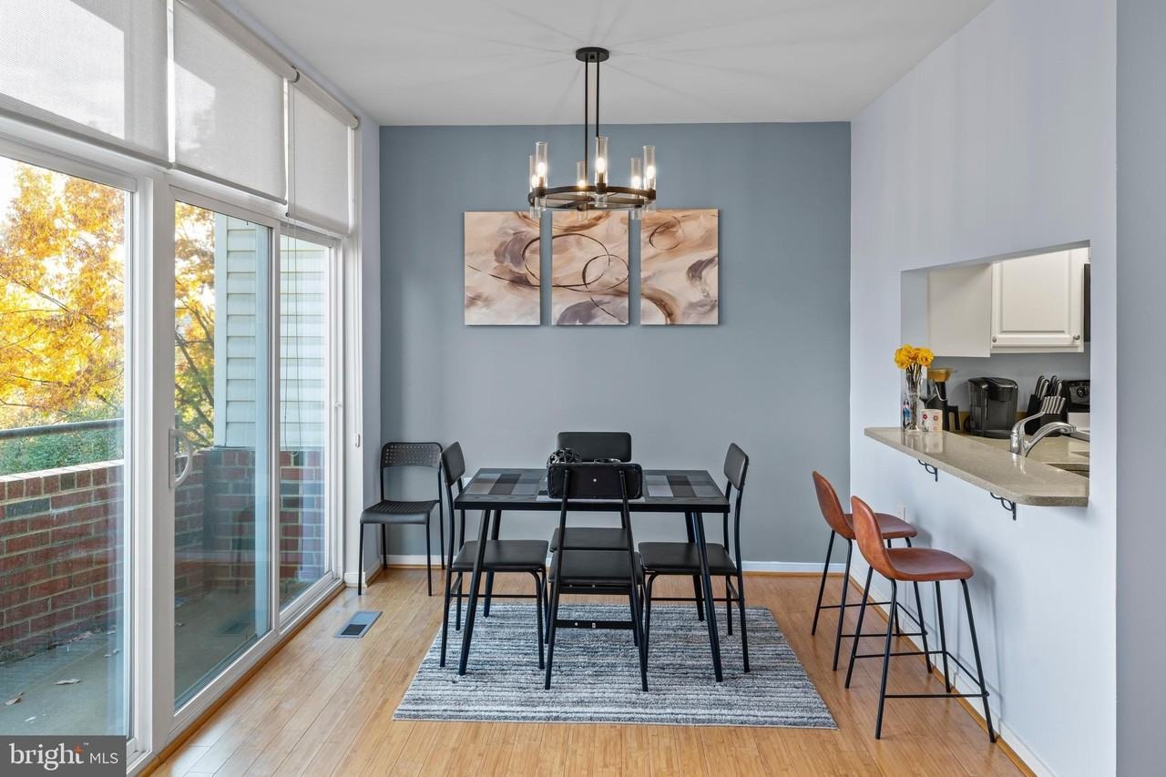 301 S Reynolds St Apt 202 #202 - Photo 2 of 12