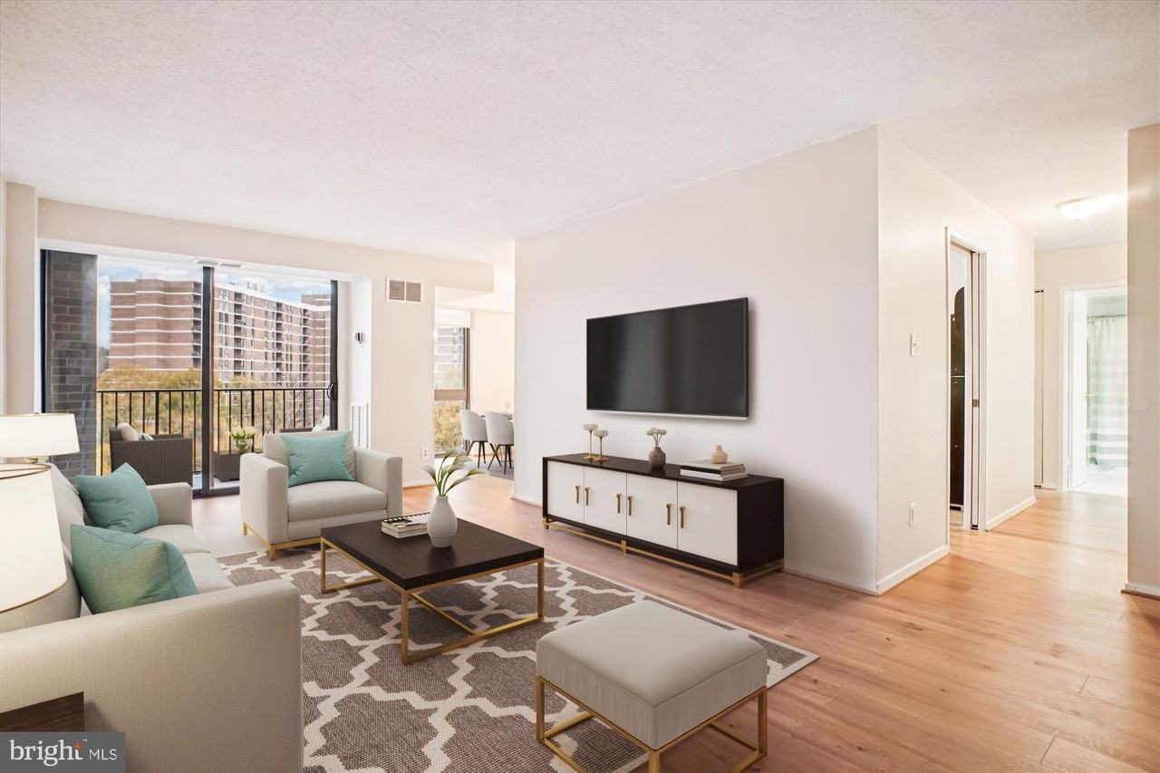 2300 Pimmit Dr Apt 1012 #1012 - Photo 5 of 34