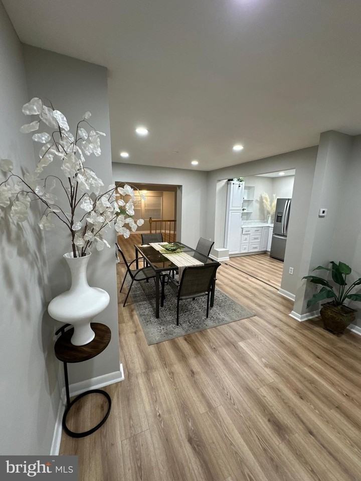 6521 Gildar St - Photo 3 of 50