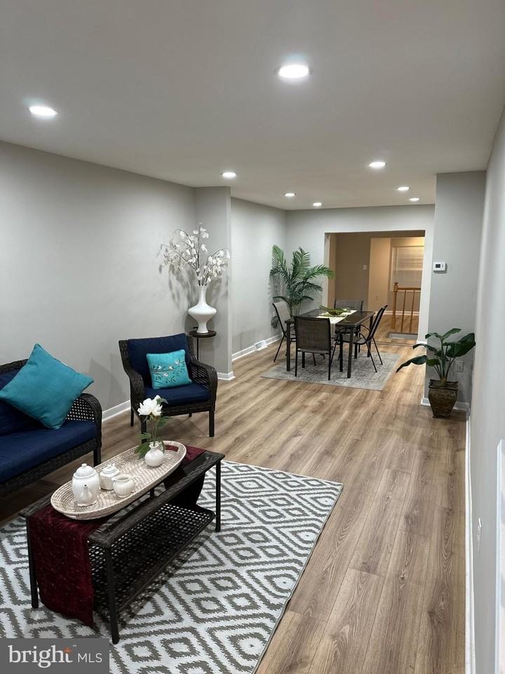 6521 Gildar St - Photo 5 of 50