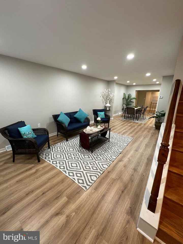 6521 Gildar St - Photo 6 of 50