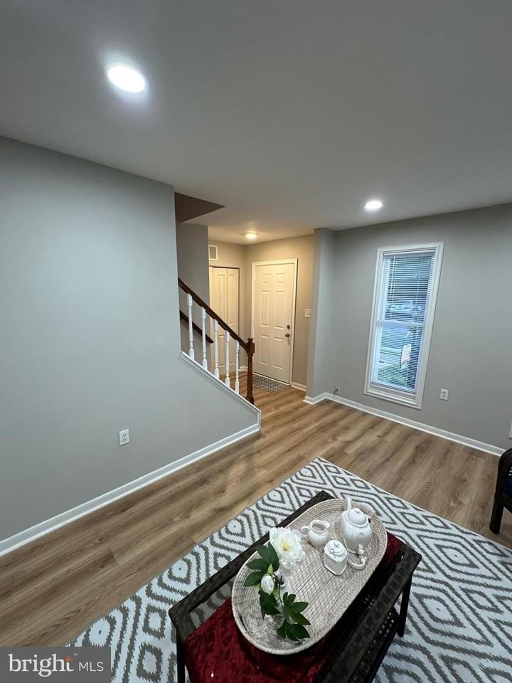 6521 Gildar St - Photo 7 of 50