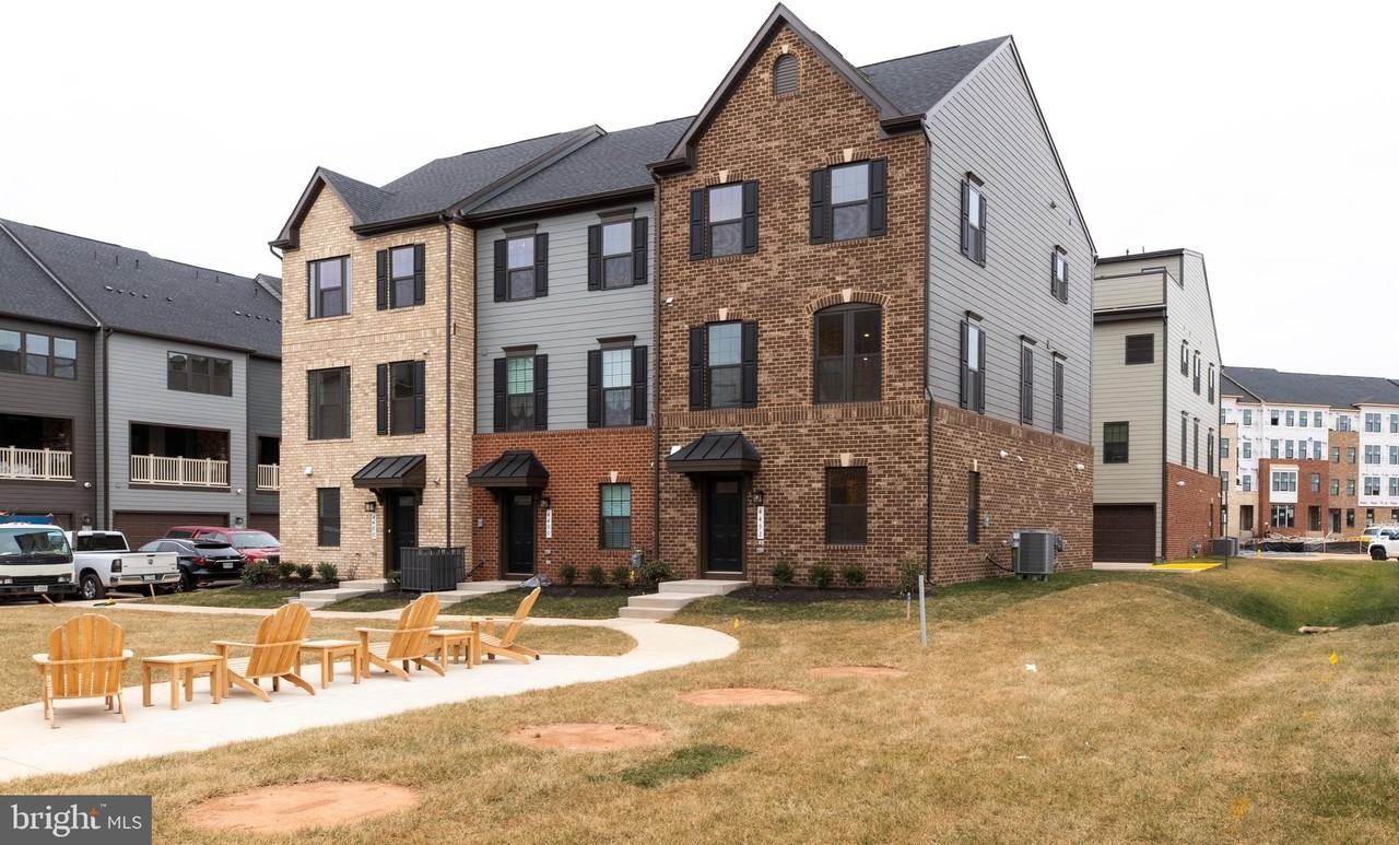 4492 Blush Peony Ter - Photo 2 of 50