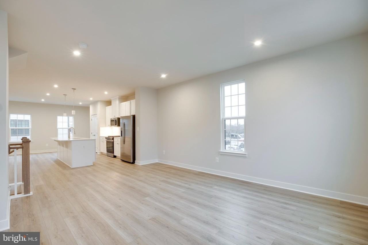 4492 Blush Peony Ter - Photo 7 of 50