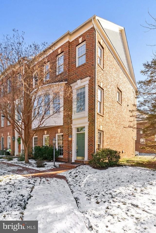 43789 Water Bay Ter - Photo 3 of 50