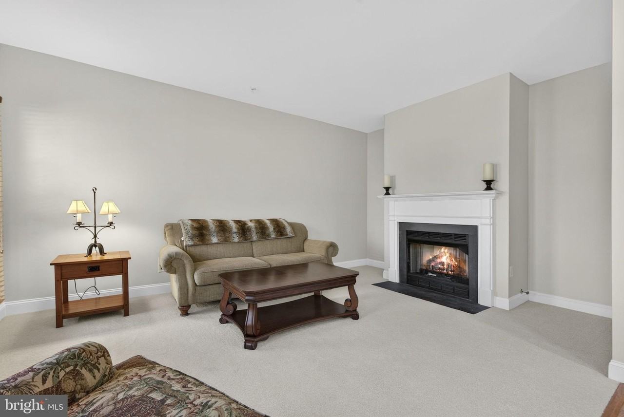 43789 Water Bay Ter - Photo 7 of 50