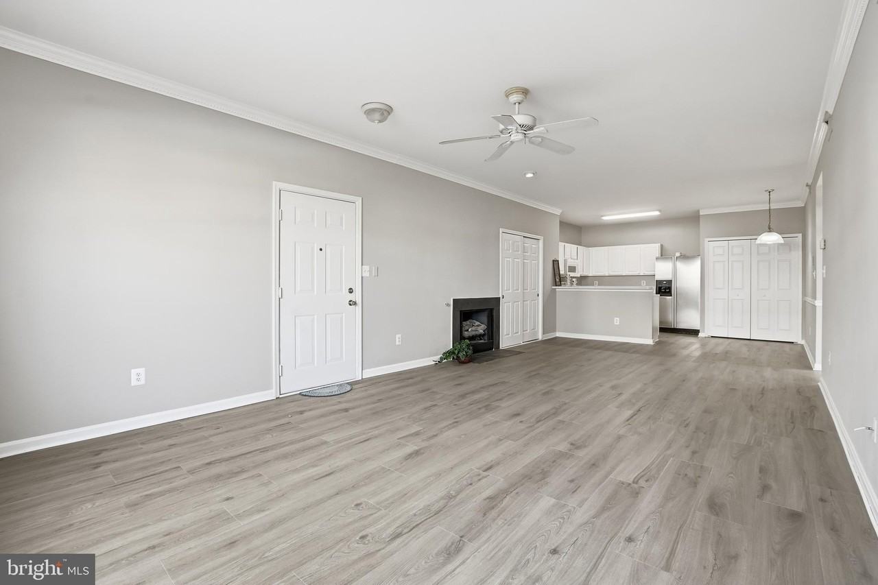 9212 Azure Ct Apt 102 #102 - Photo 5 of 27