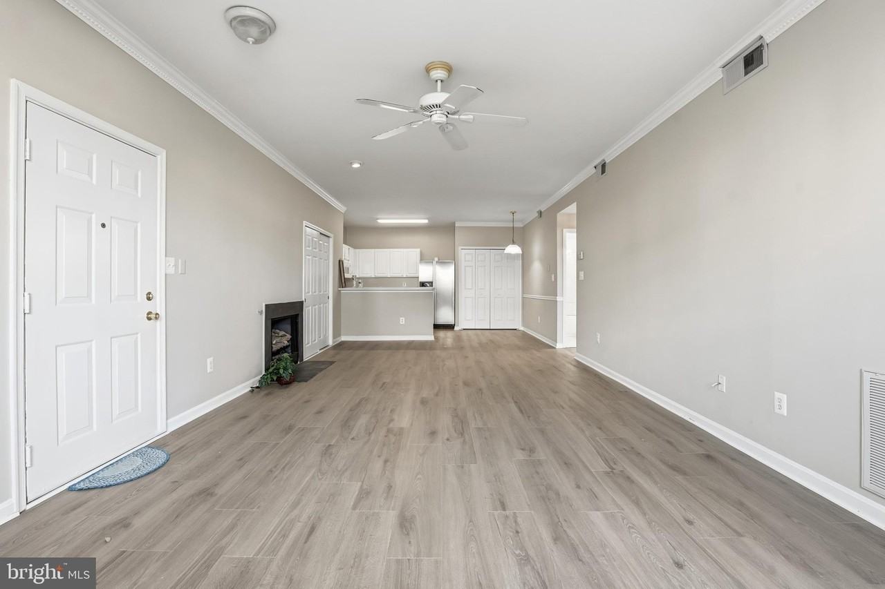 9212 Azure Ct Apt 102 #102 - Photo 7 of 27