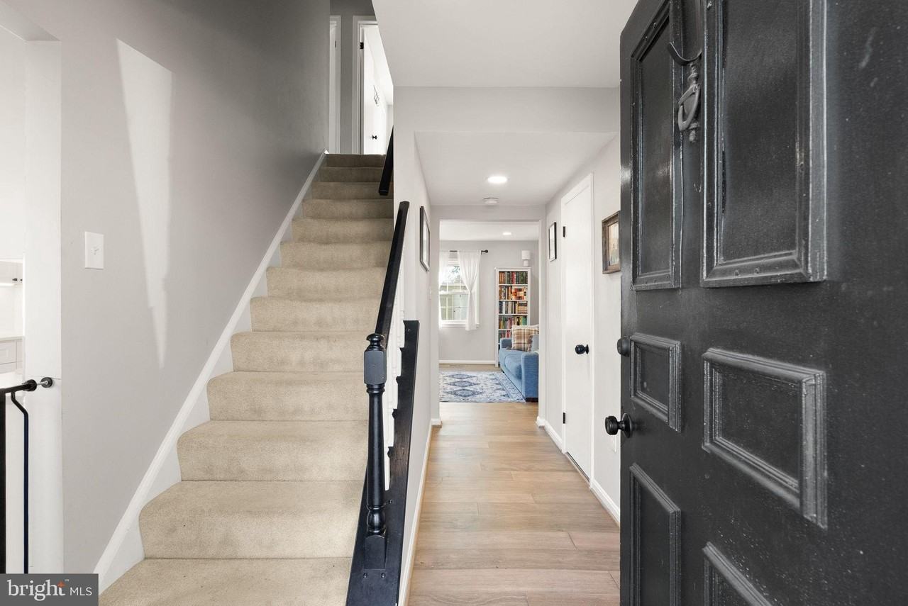 7393 Colton Ln - Photo 3 of 35