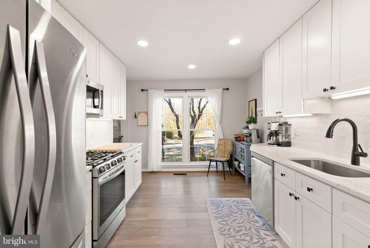 7393 Colton Ln - Photo 7 of 35