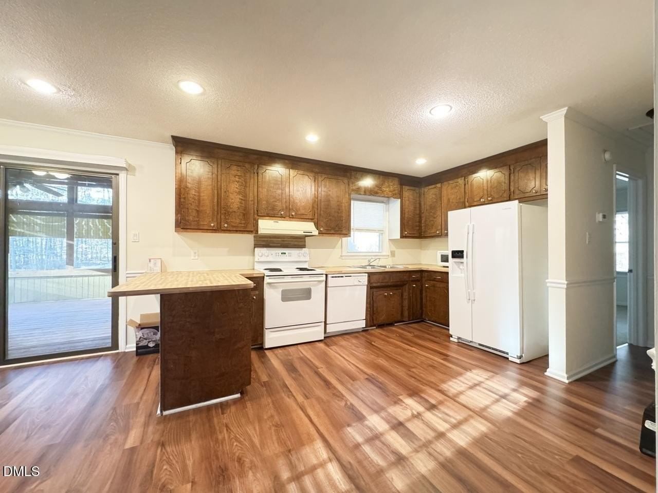 2636 Meyerswood Dr - Photo 4 of 9