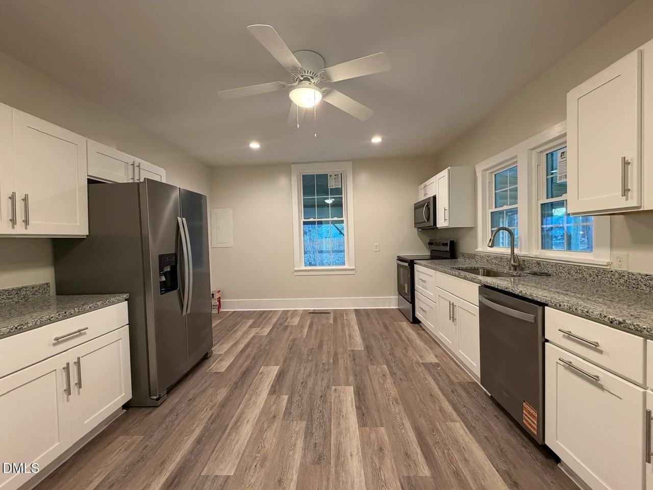 211 North St - Photo 3 of 27