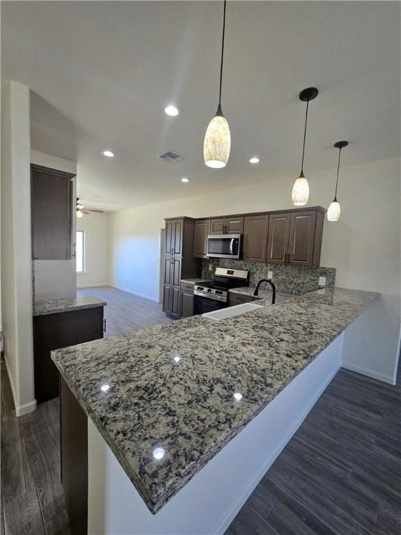 2561 N Ridge Ave - Photo 4 of 17