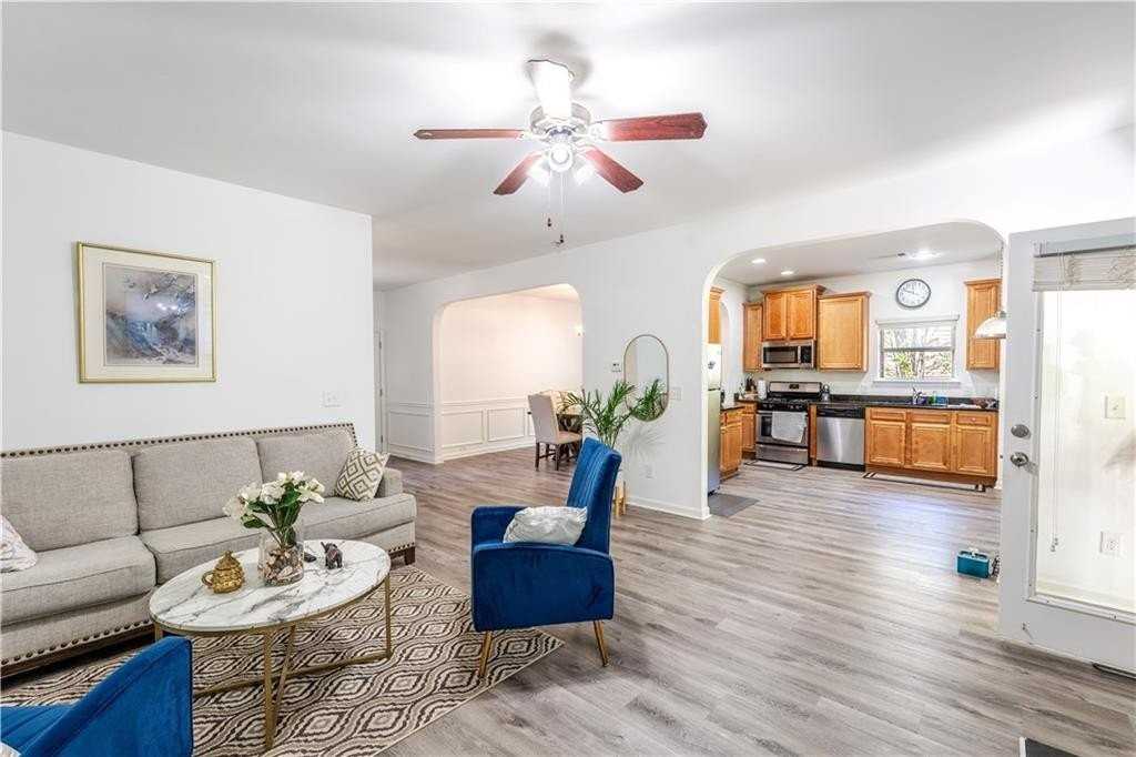 5555 Hedge Brook Dr - Photo 5 of 15