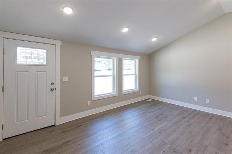 4882 Sugar Pike Rd - Photo 4 of 40