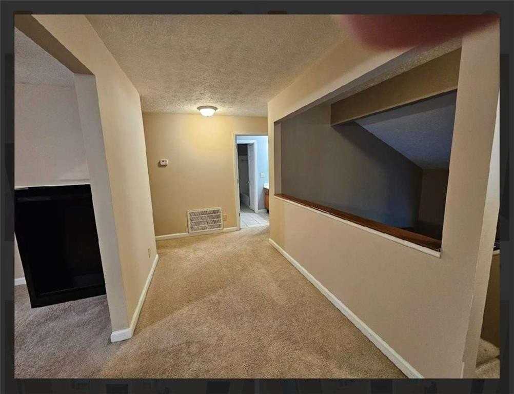 2539 Oakridge Pl - Photo 4 of 14