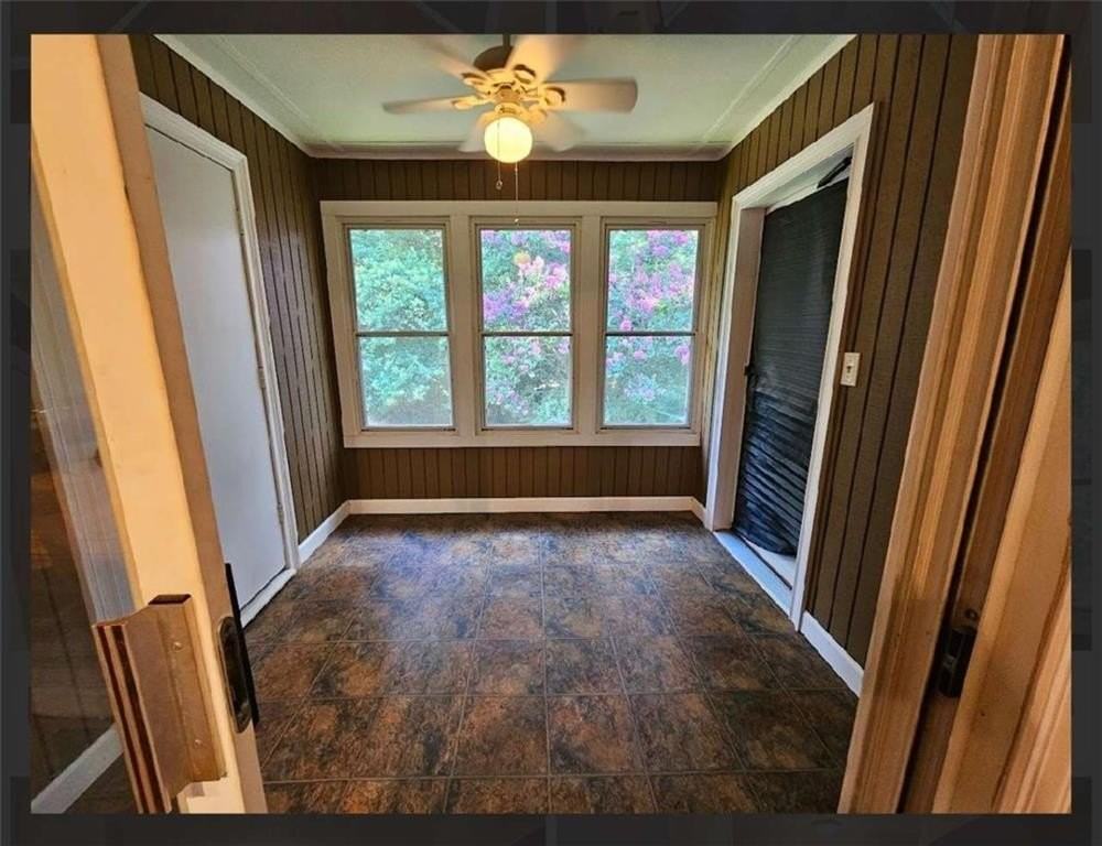 2539 Oakridge Pl - Photo 5 of 14