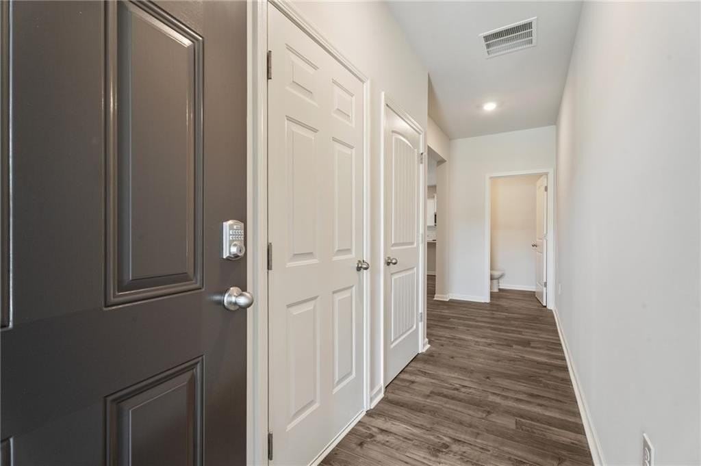 211 Stoneybrook Dr - Photo 2 of 19