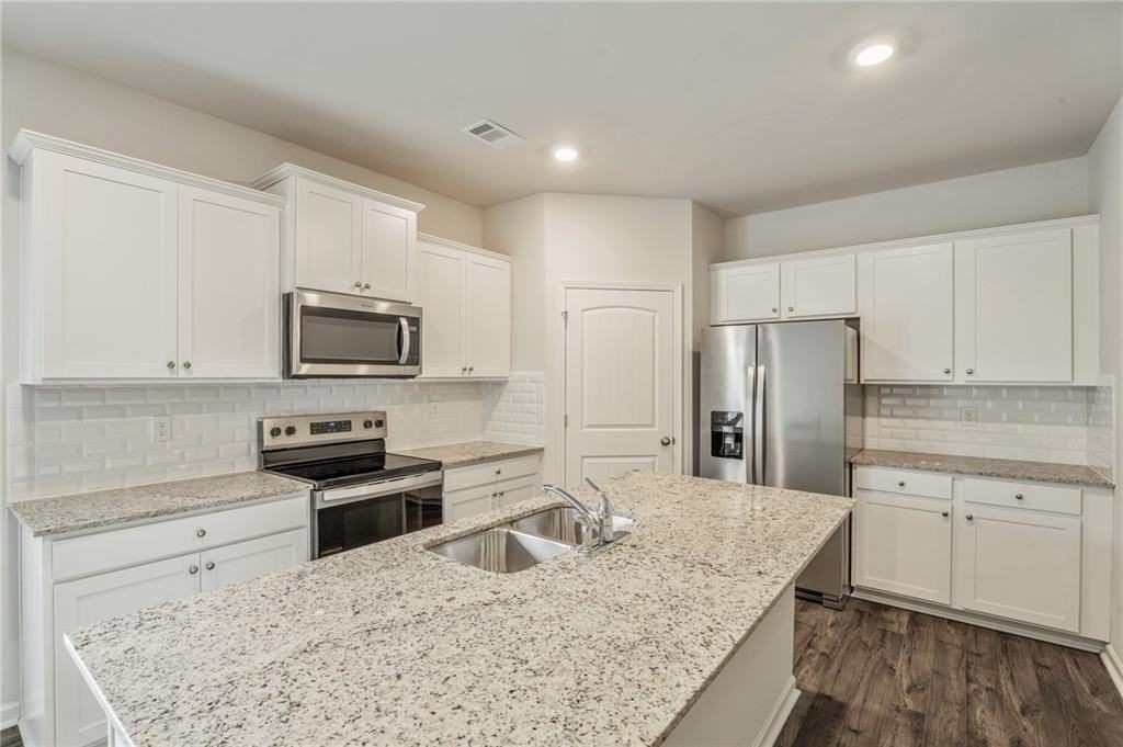 211 Stoneybrook Dr - Photo 6 of 19