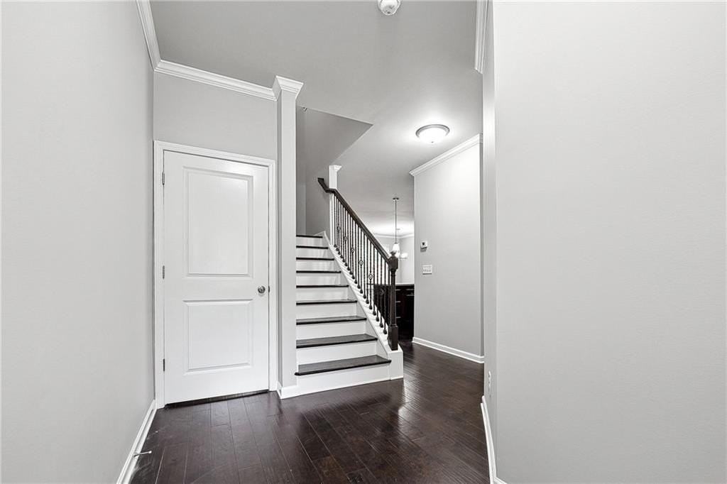 5550 Lightheart Ct - Photo 6 of 12