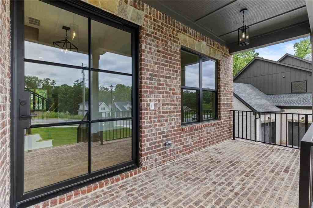 6120 Hutchins Dr - Photo 4 of 47